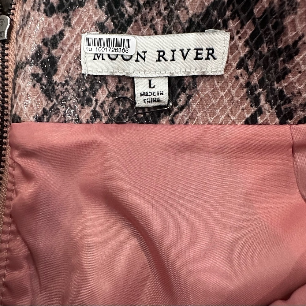 Moon River Pink snakeskin midi skirt - Picture 6 of 10